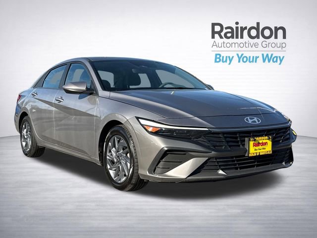 Used 2024 Hyundai Elantra SEL image 1