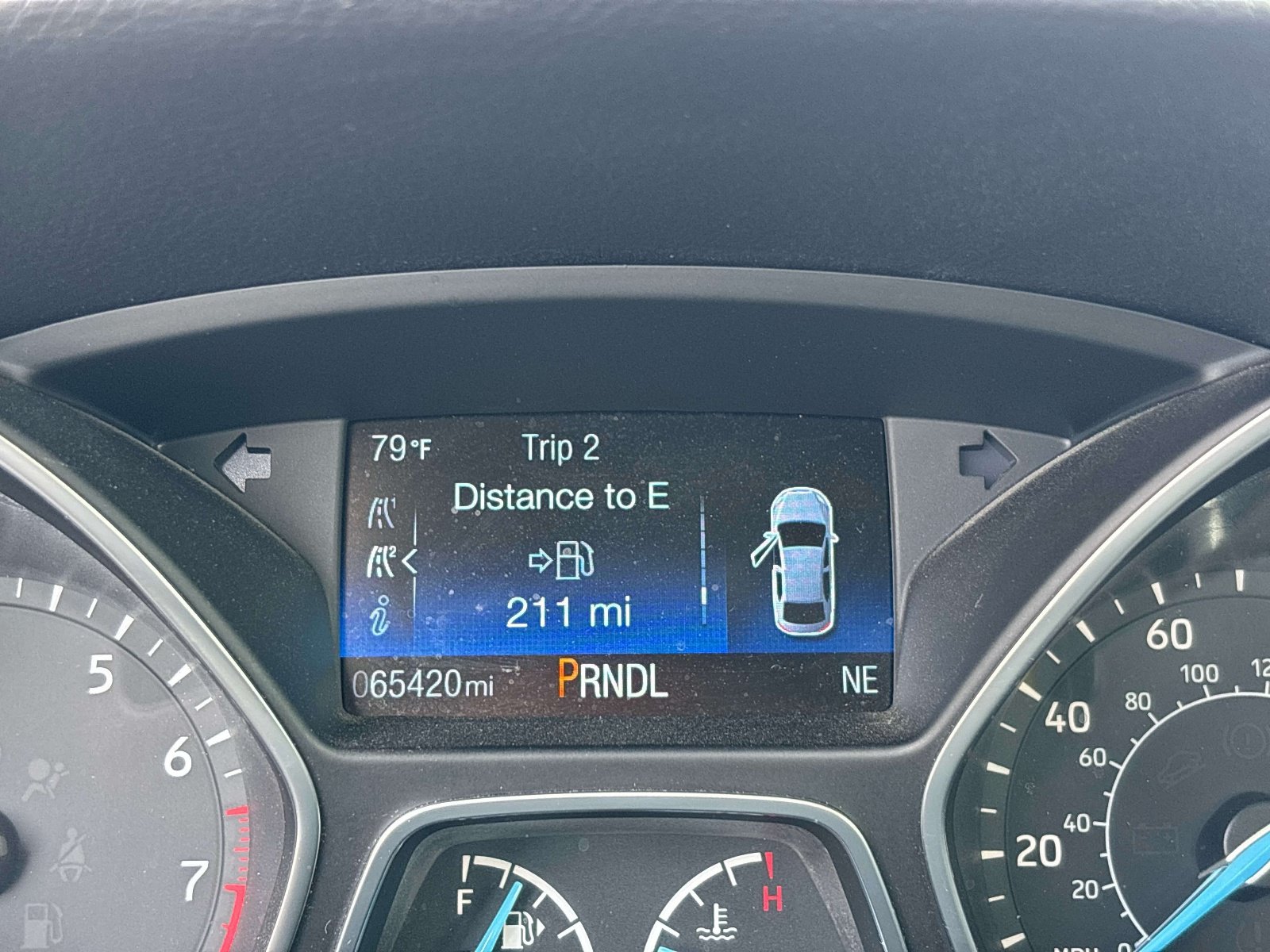 Used 2018 Ford Focus SE w/ SE Appearance Package FWD image 18