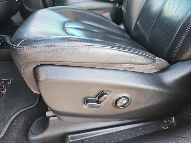 Used 2020 Chrysler Pacifica Touring-L image 14