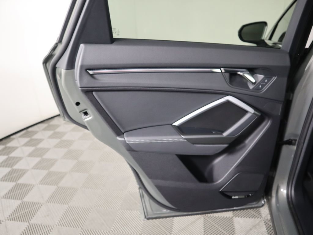 Certified 2022 Audi Q3 2.0T Premium Plus w/ Premium Plus Package image 27