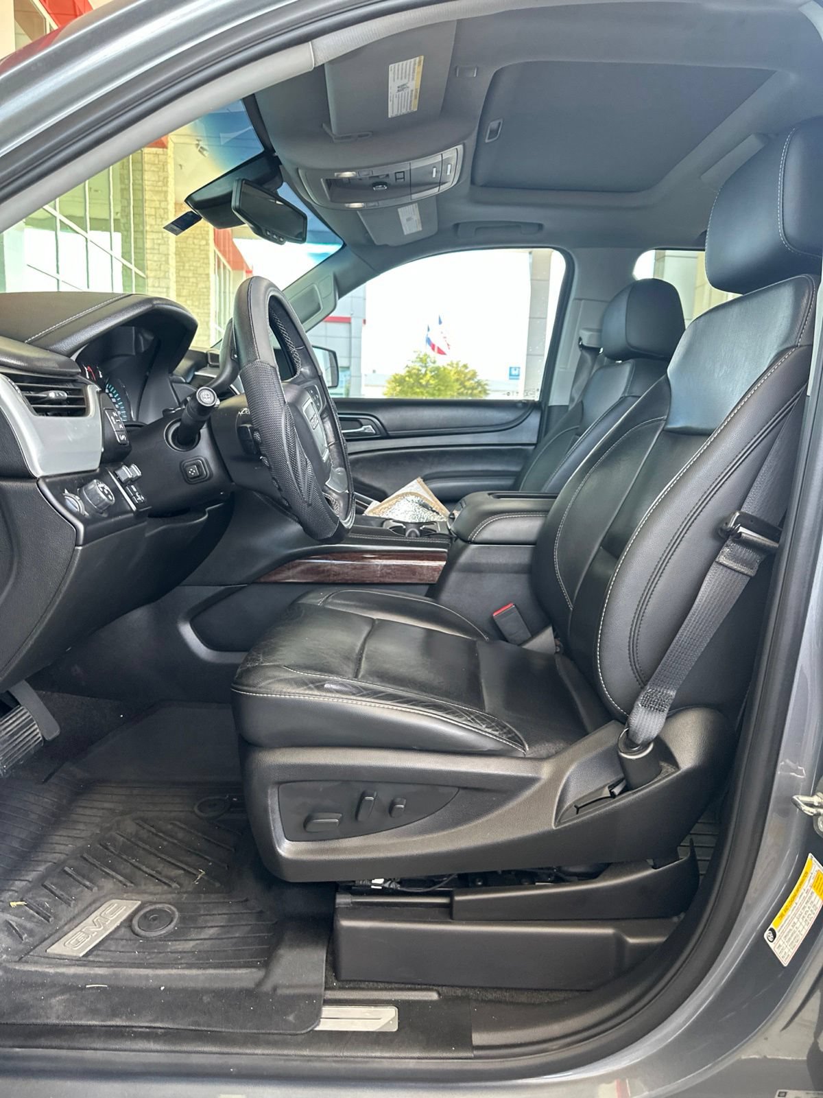 Used 2018 GMC Yukon SLT w/ Premium Edition RWD image 26