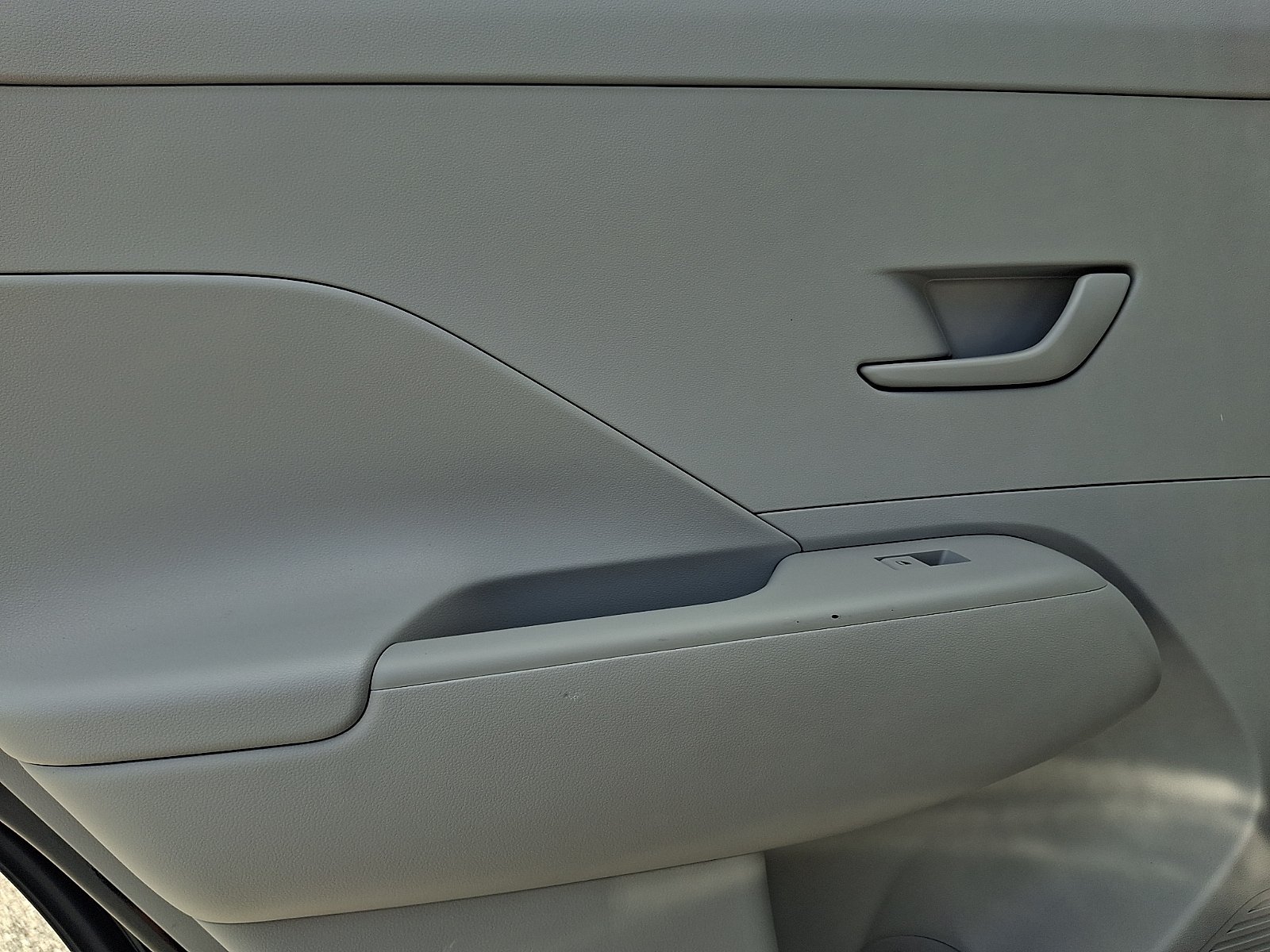 Certified 2025 Hyundai Kona SE AWD/4WD image 13
