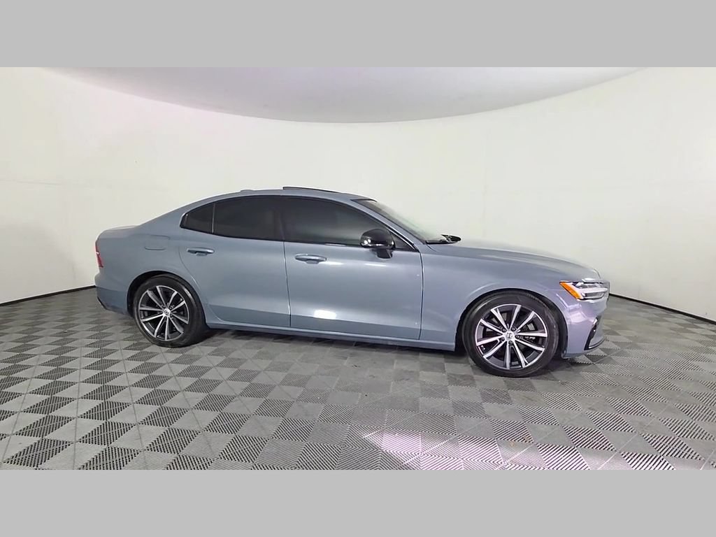Used 2022 Volvo S60 B5 Momentum AWD/4WD image 35