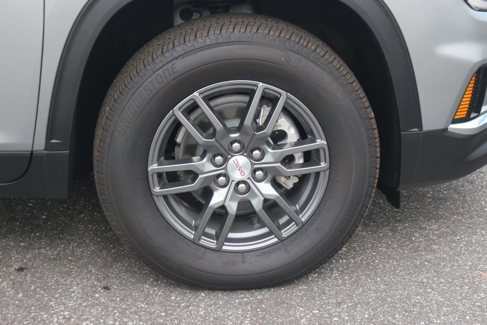 New 2025 GMC Acadia Elevation image 9