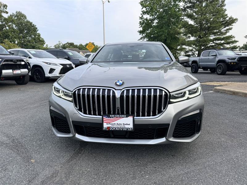 Used 2020 BMW 740i xDrive w/ M Sport Package AWD/4WD image 2