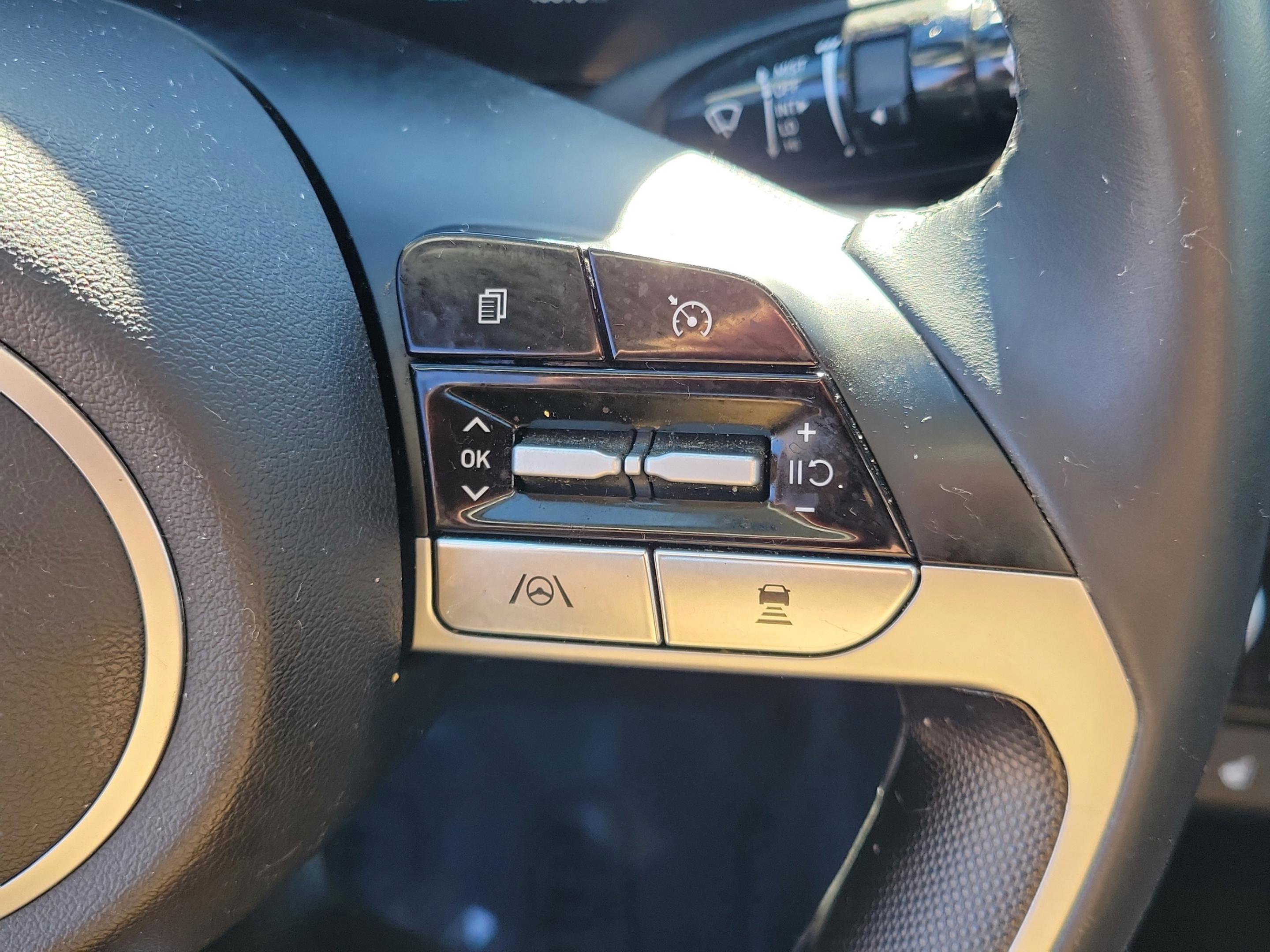 Used 2023 Hyundai Elantra SEL w/ Convenience Package image 18