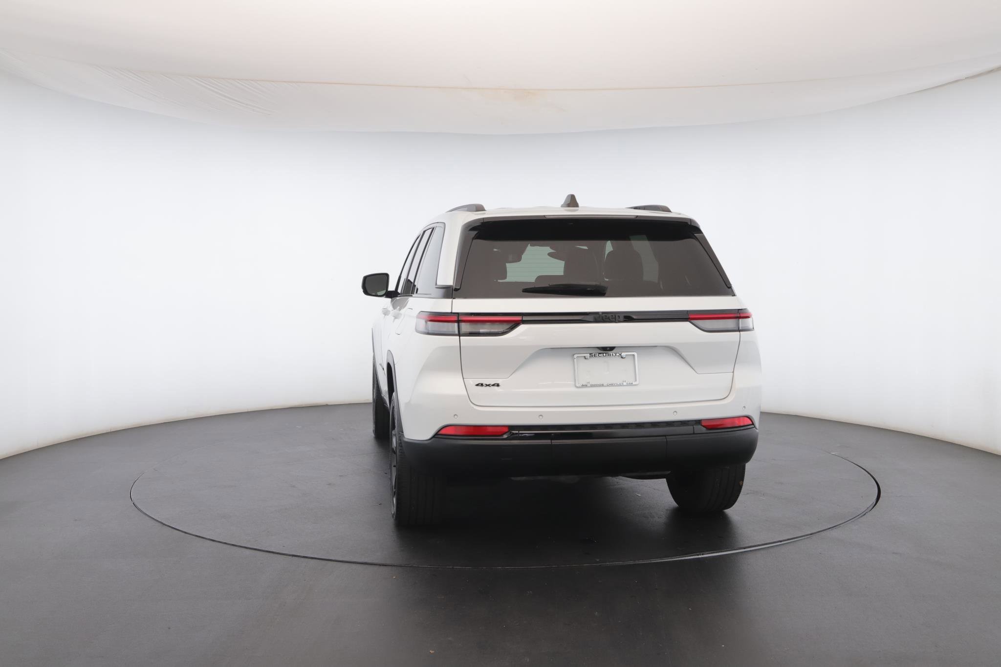 Used 2023 Jeep Grand Cherokee Altitude image 25