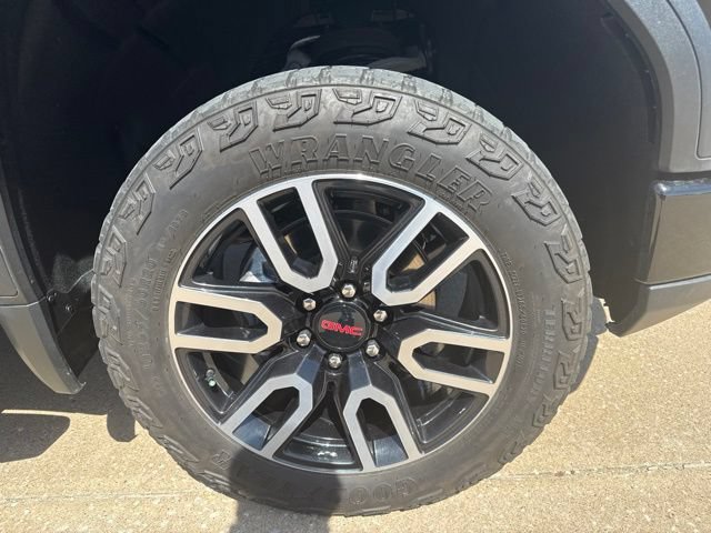 Used 2023 GMC Sierra 1500 AT4 w/ AT4 Premium Package AWD/4WD image 54