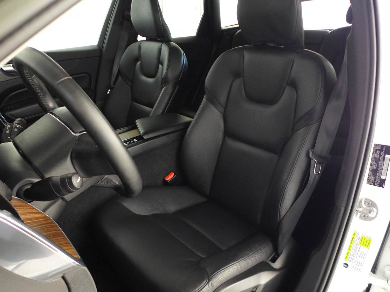 Used 2023 Volvo XC60 B5 Plus w/ Climate Package AWD/4WD image 39