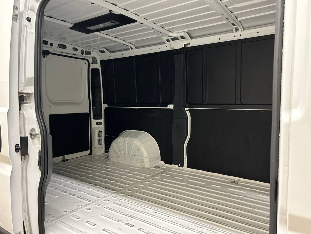 Used 2025 RAM ProMaster 2500 w/ Convenience Group FWD image 22