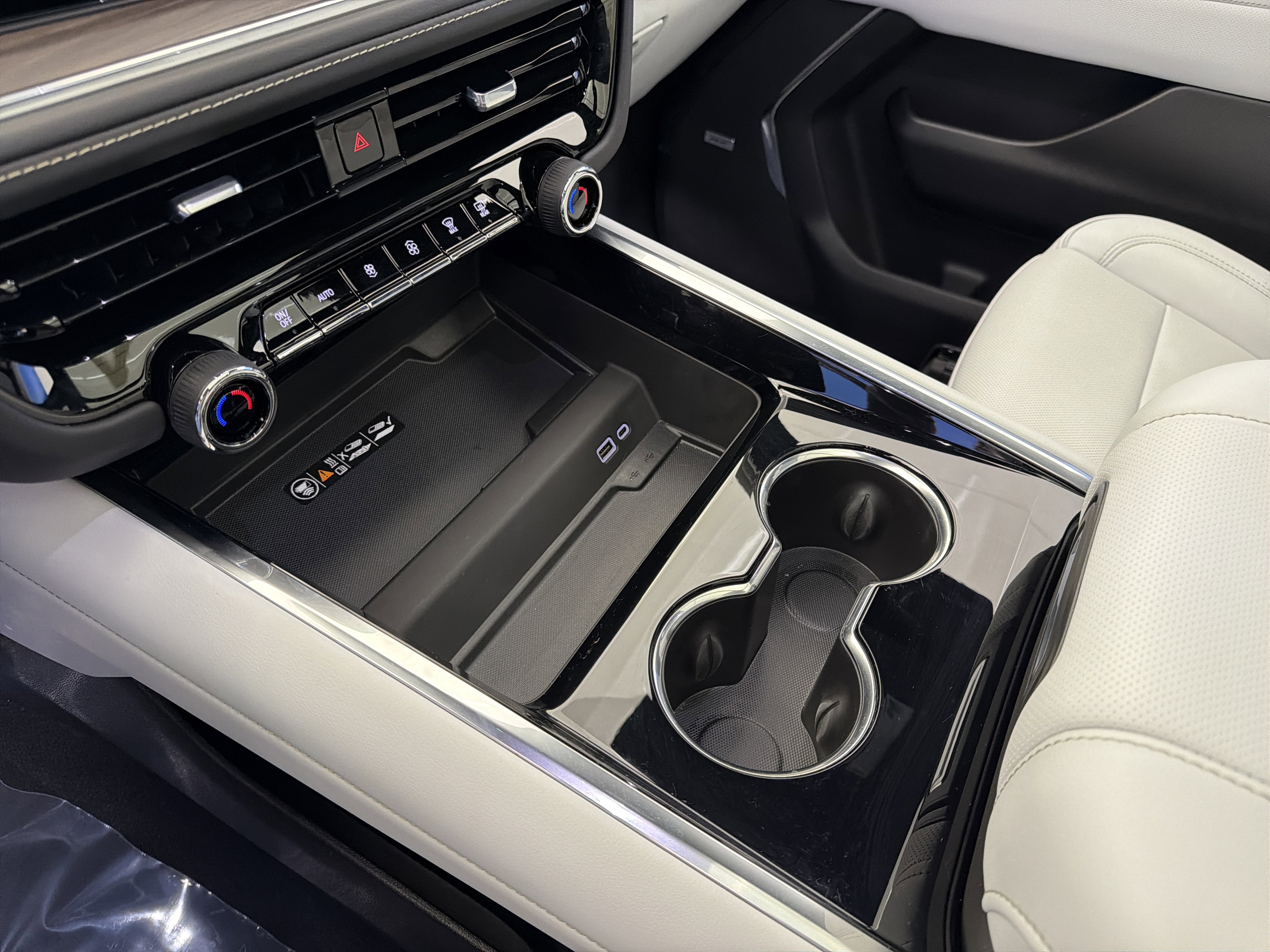 Used 2026 Chevrolet Tahoe Premier image 25