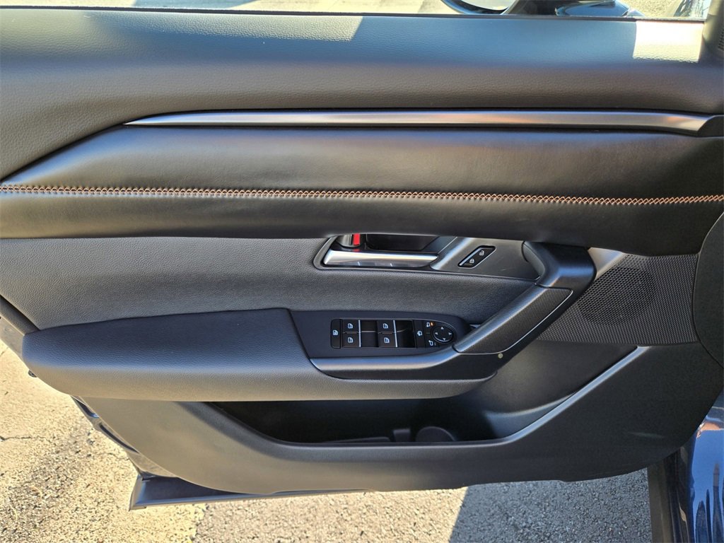 Certified 2025 MAZDA CX-50 2.5 Hybrid w/ Premium Plus Pkg image 16