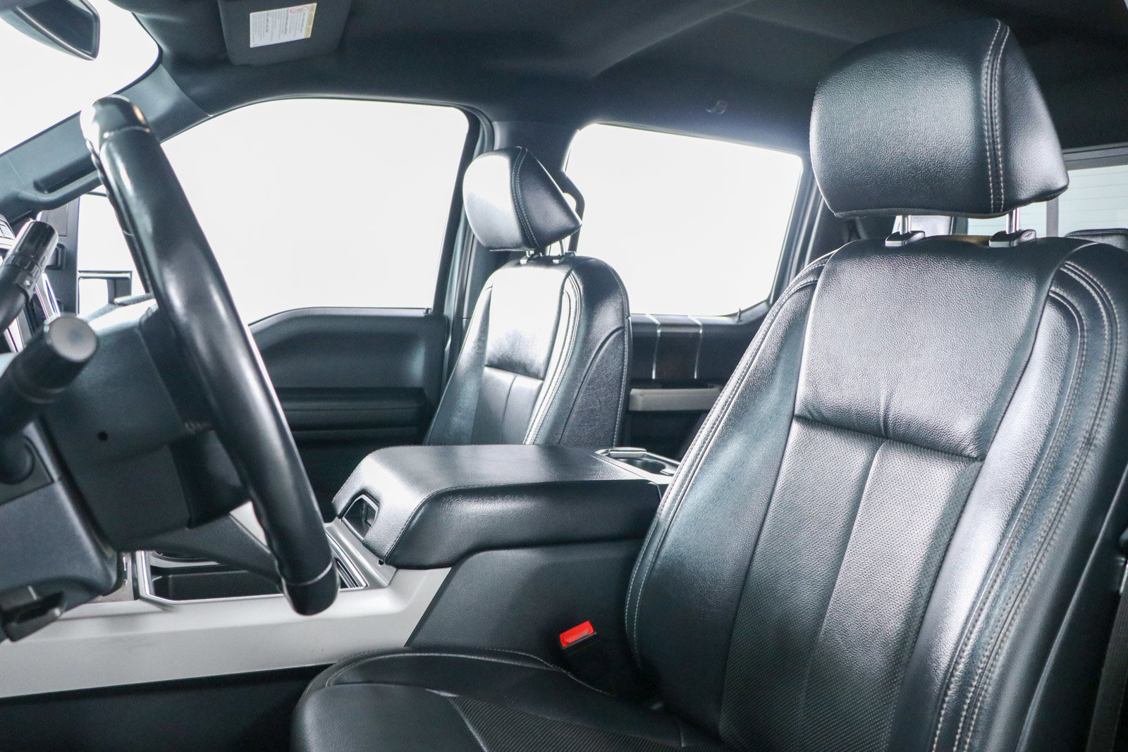 Used 2022 Ford F250 Lariat w/ Black Appearance Package image 25