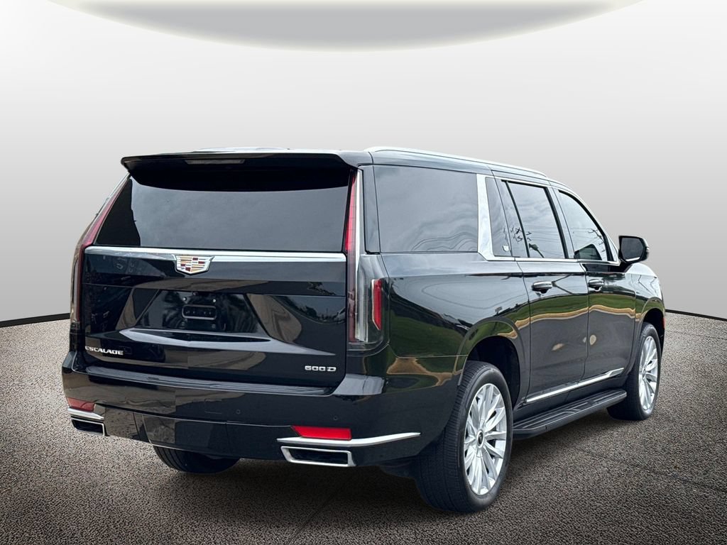 Used 2024 Cadillac Escalade ESV Luxury AWD/4WD image 2