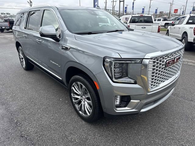 Used 2024 GMC Yukon XL Denali w/ Denali Reserve Package image 3