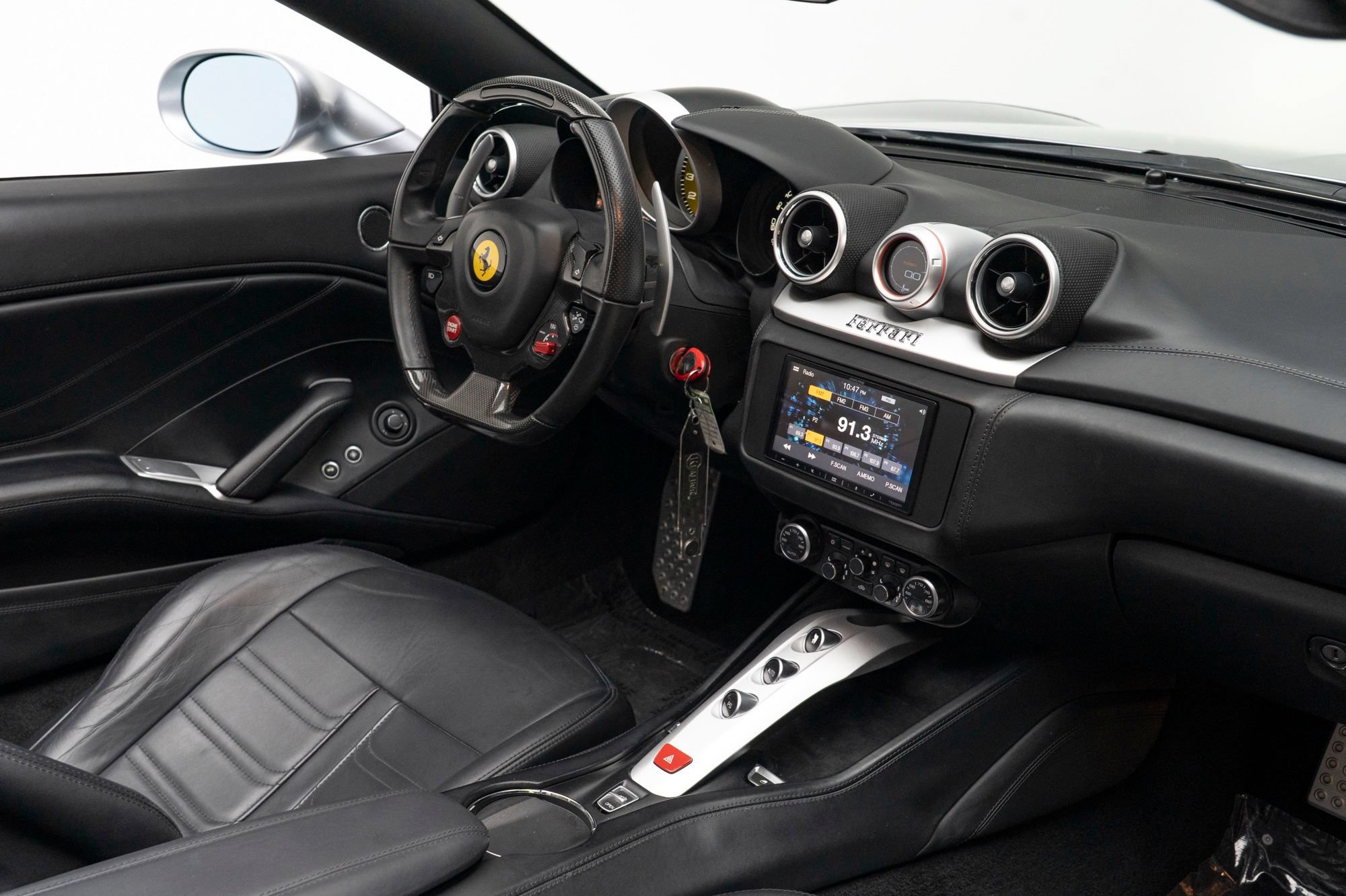 Used 2016 Ferrari California T RWD image 38