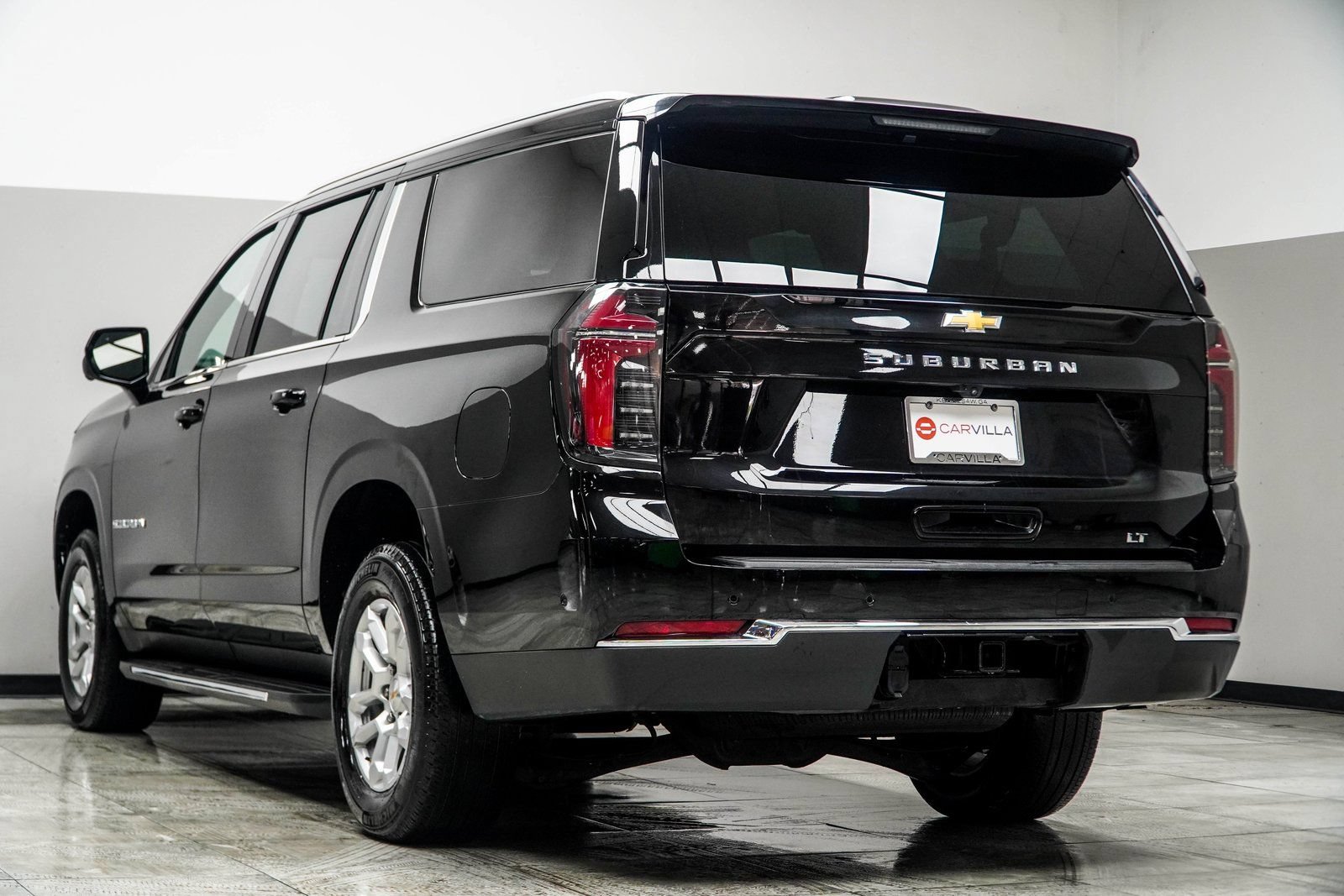 Used 2025 Chevrolet Suburban LT AWD/4WD image 11