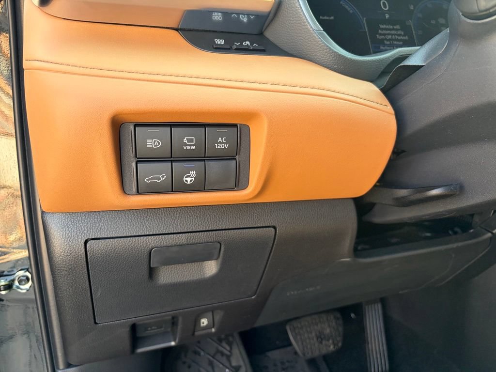 Used 2026 Toyota Highlander Platinum AWD/4WD image 32