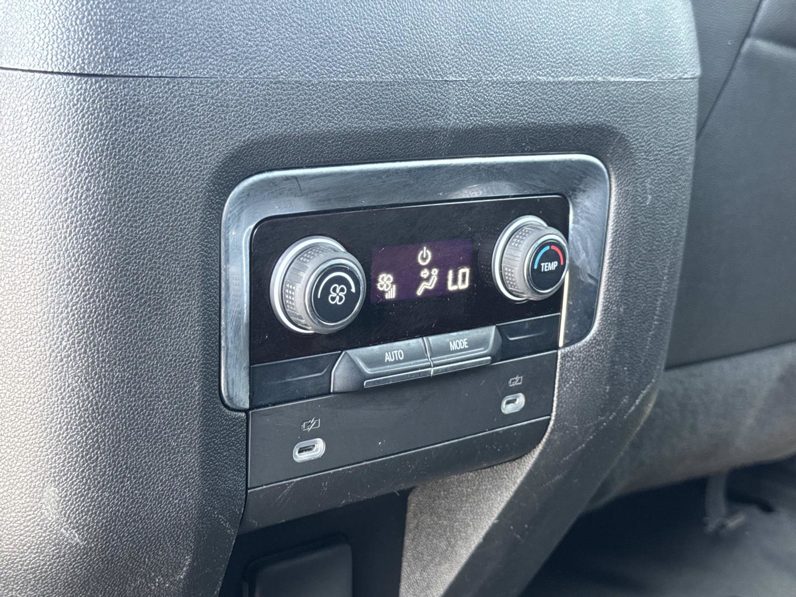 Used 2024 Chevrolet Tahoe LT RWD image 27