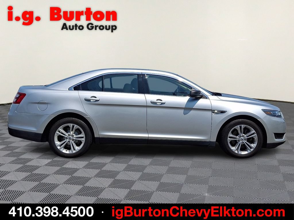 Used 2017 Ford Taurus SE FWD image 7