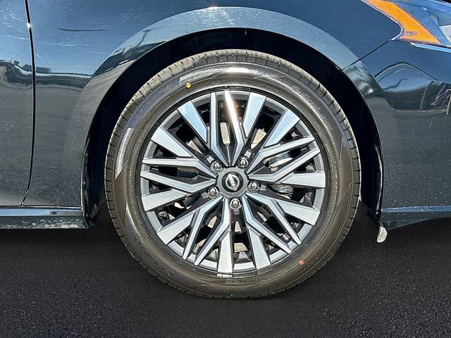 Used 2024 Nissan Altima 2.5 SV image 28