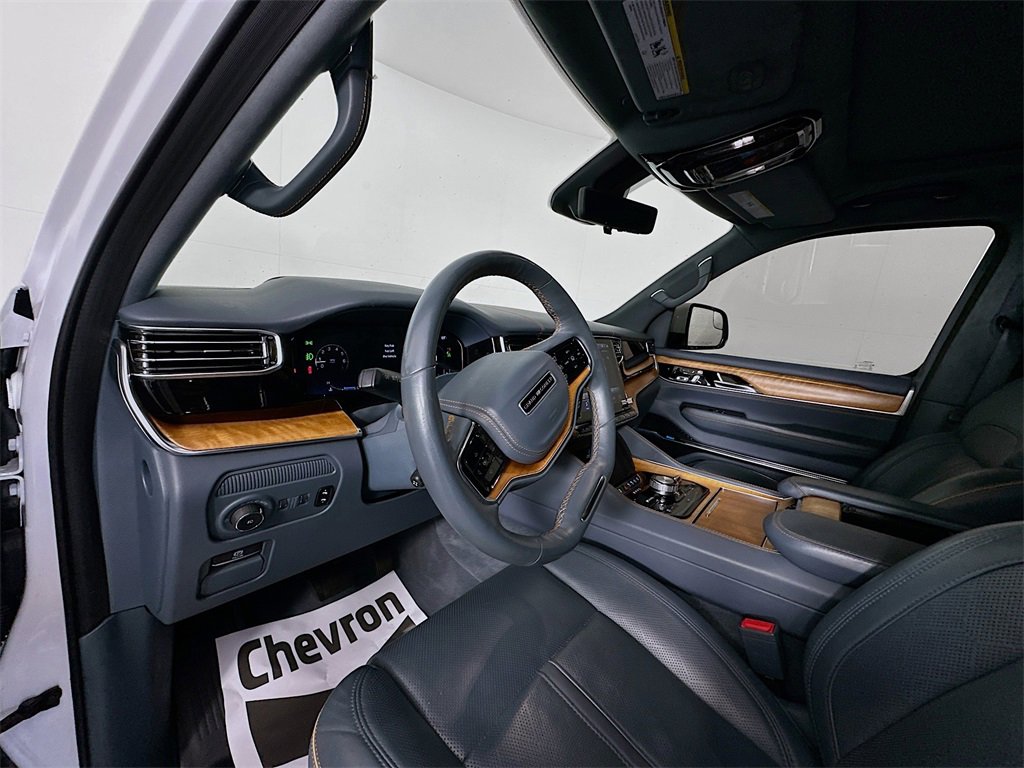 Used 2022 Jeep Grand Wagoneer Series II w/ Convenience Group III image 9