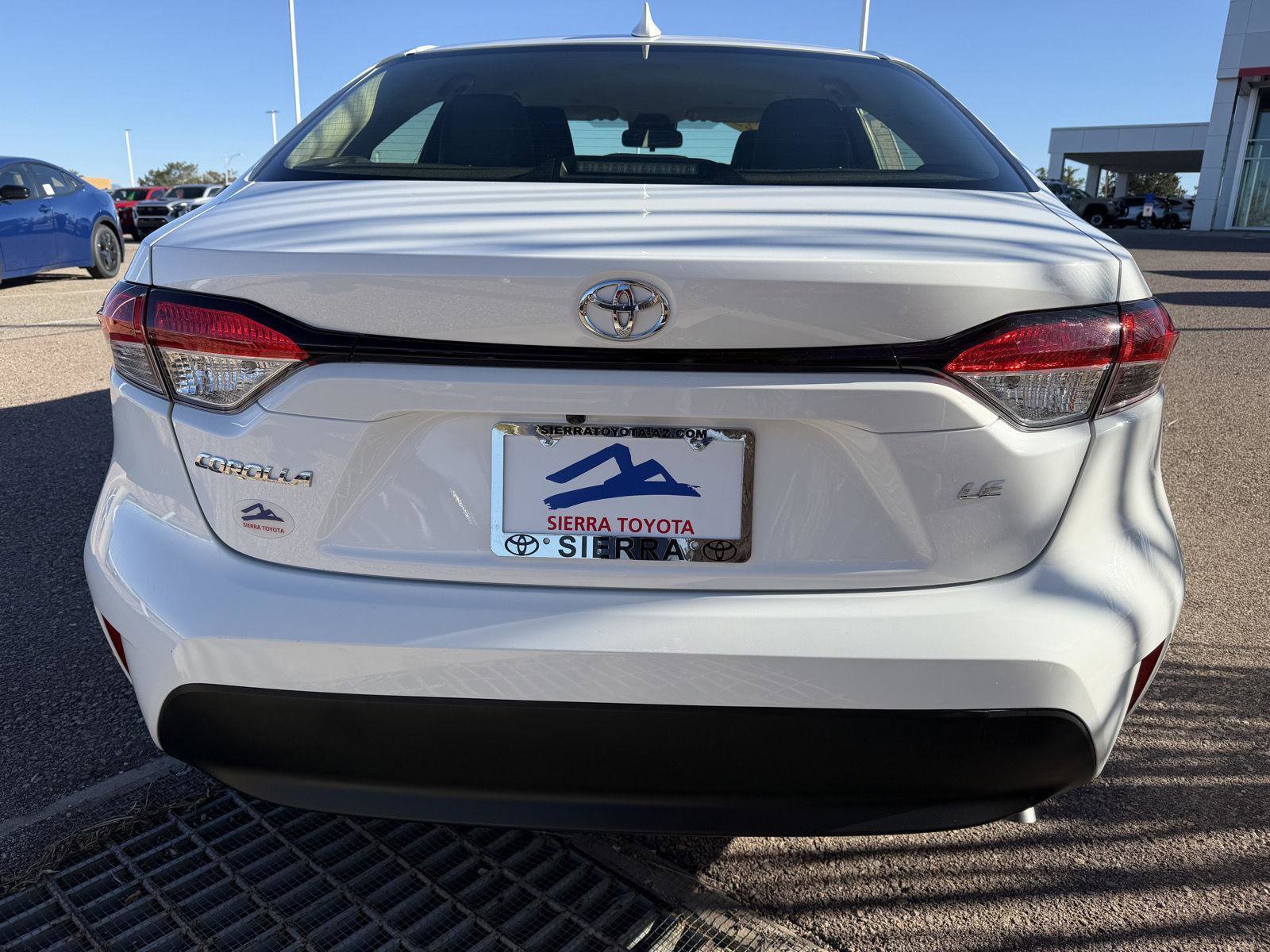 Used 2023 Toyota Corolla LE image 4