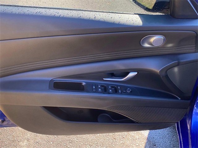 Used 2021 Hyundai Elantra SEL w/ Convenience Package image 12