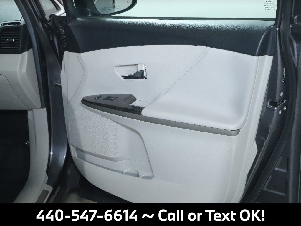 Used 2014 Toyota Venza LE image 30
