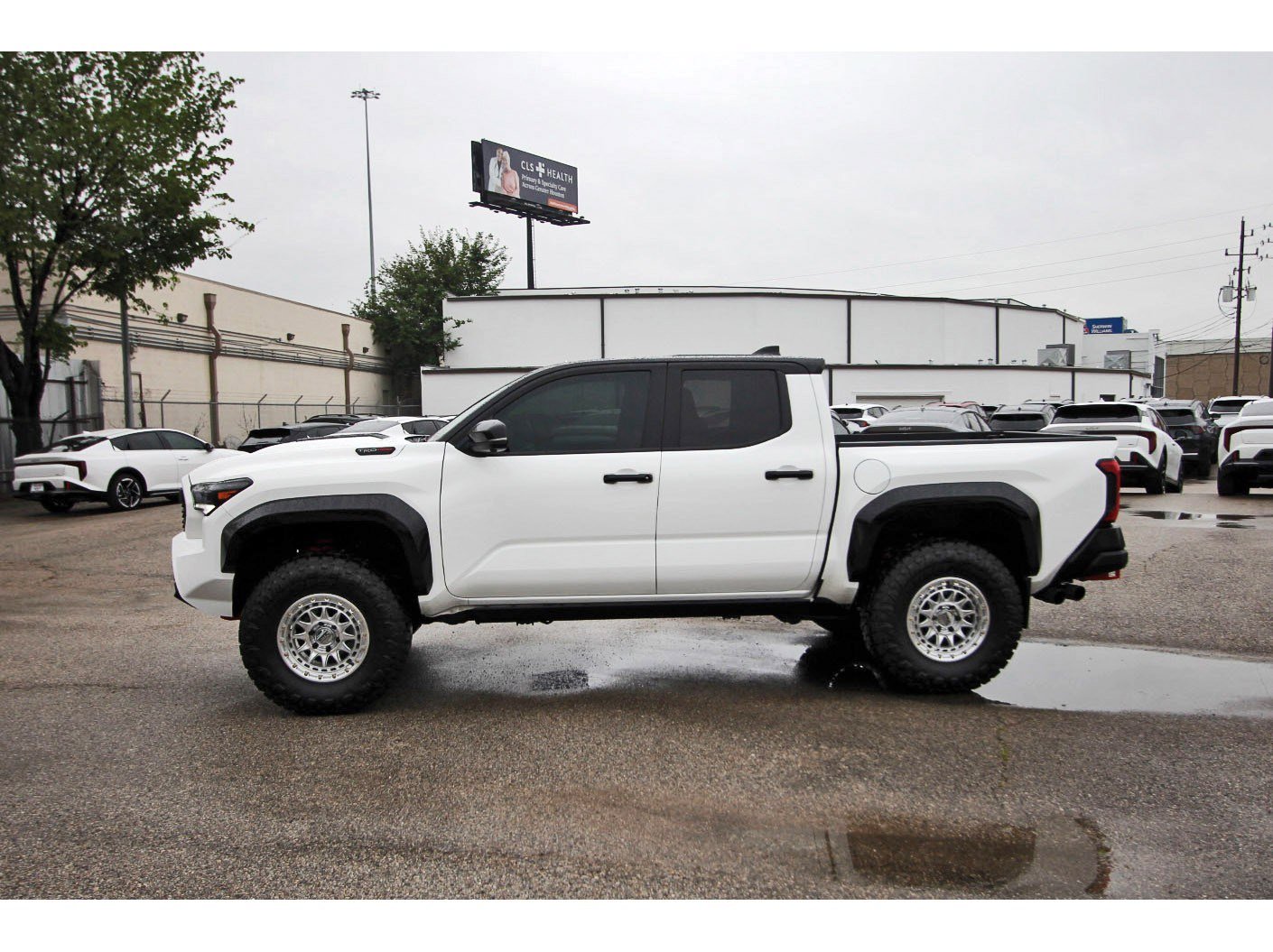 Used 2024 Toyota Tacoma TRD Pro AWD/4WD image 8
