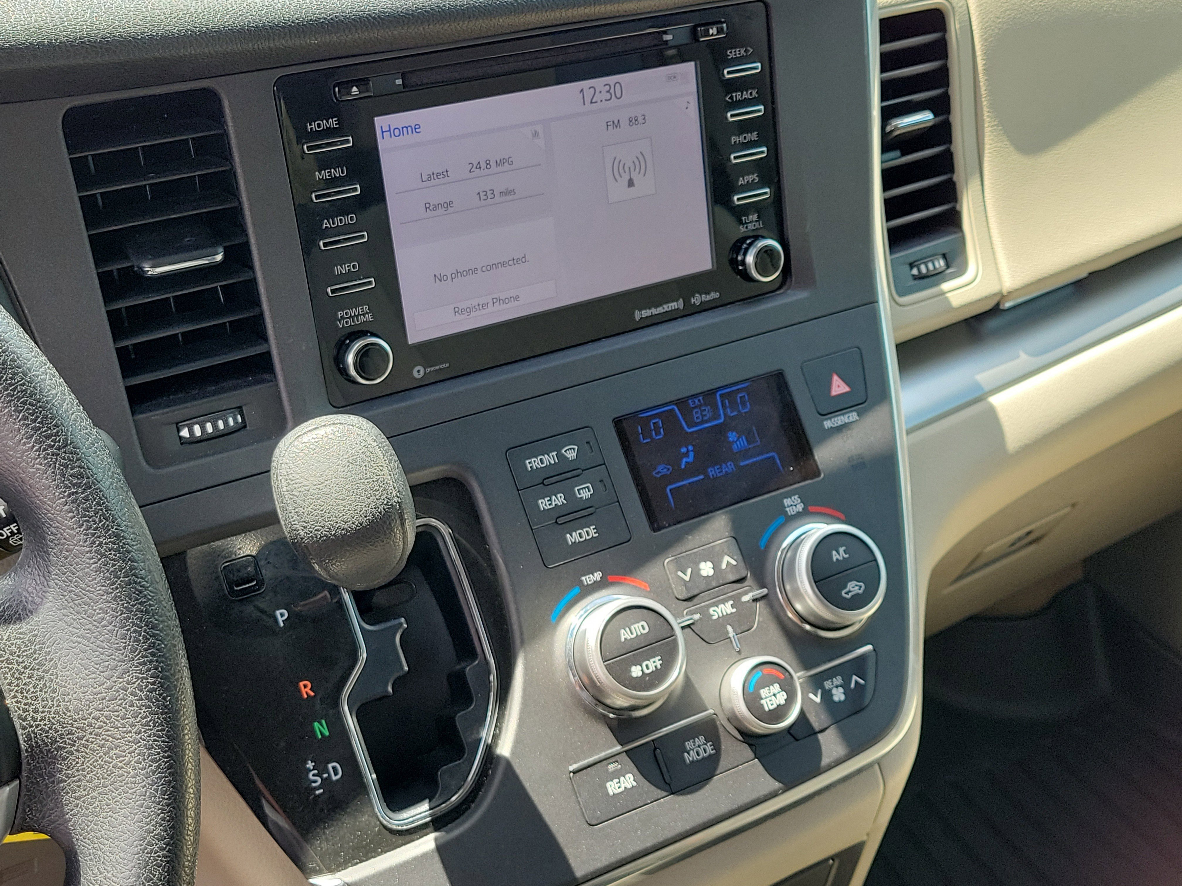 Used 2018 Toyota Sienna LE FWD image 26
