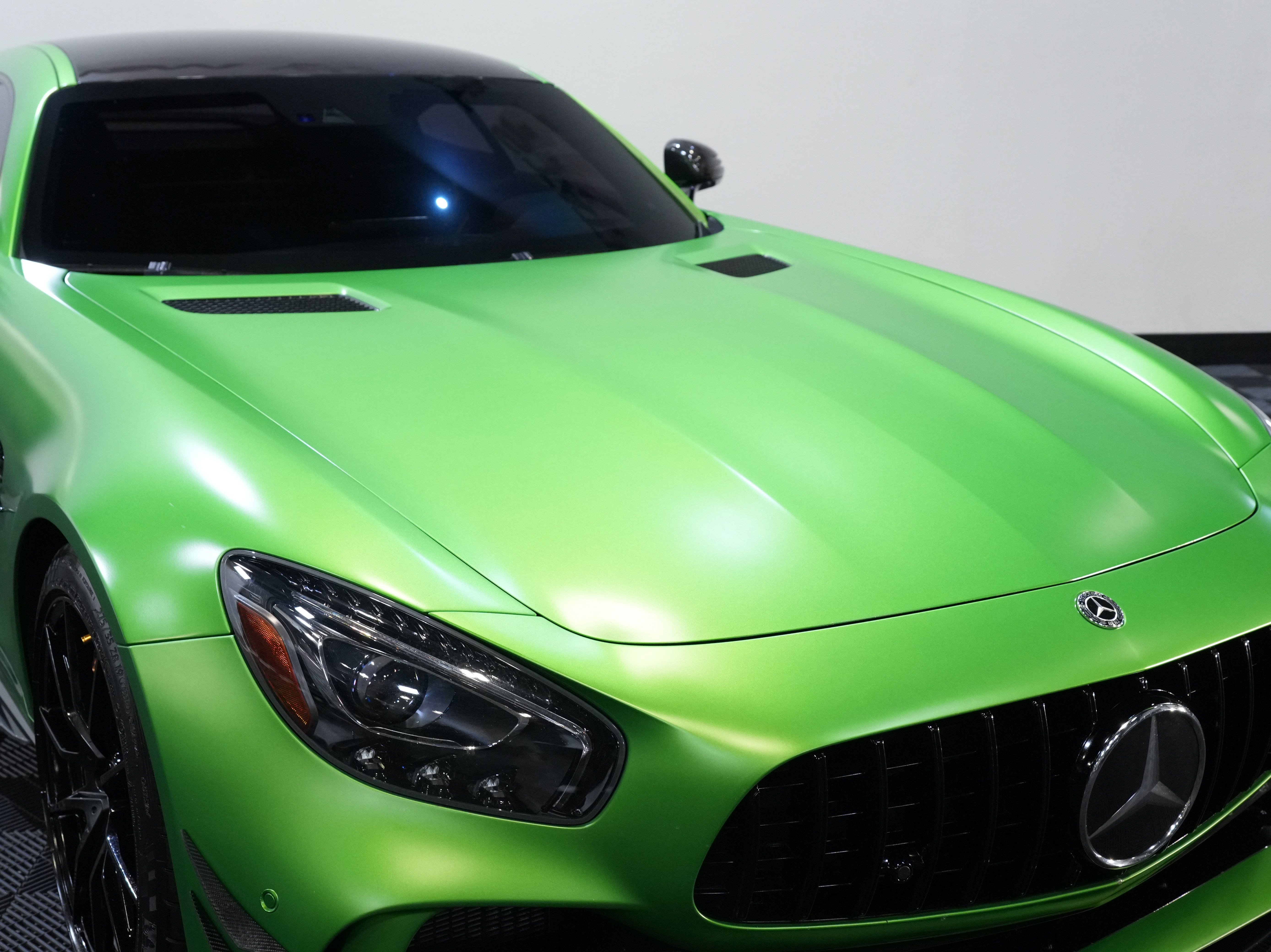 Used 2018 Mercedes-Benz AMG GT R image 12