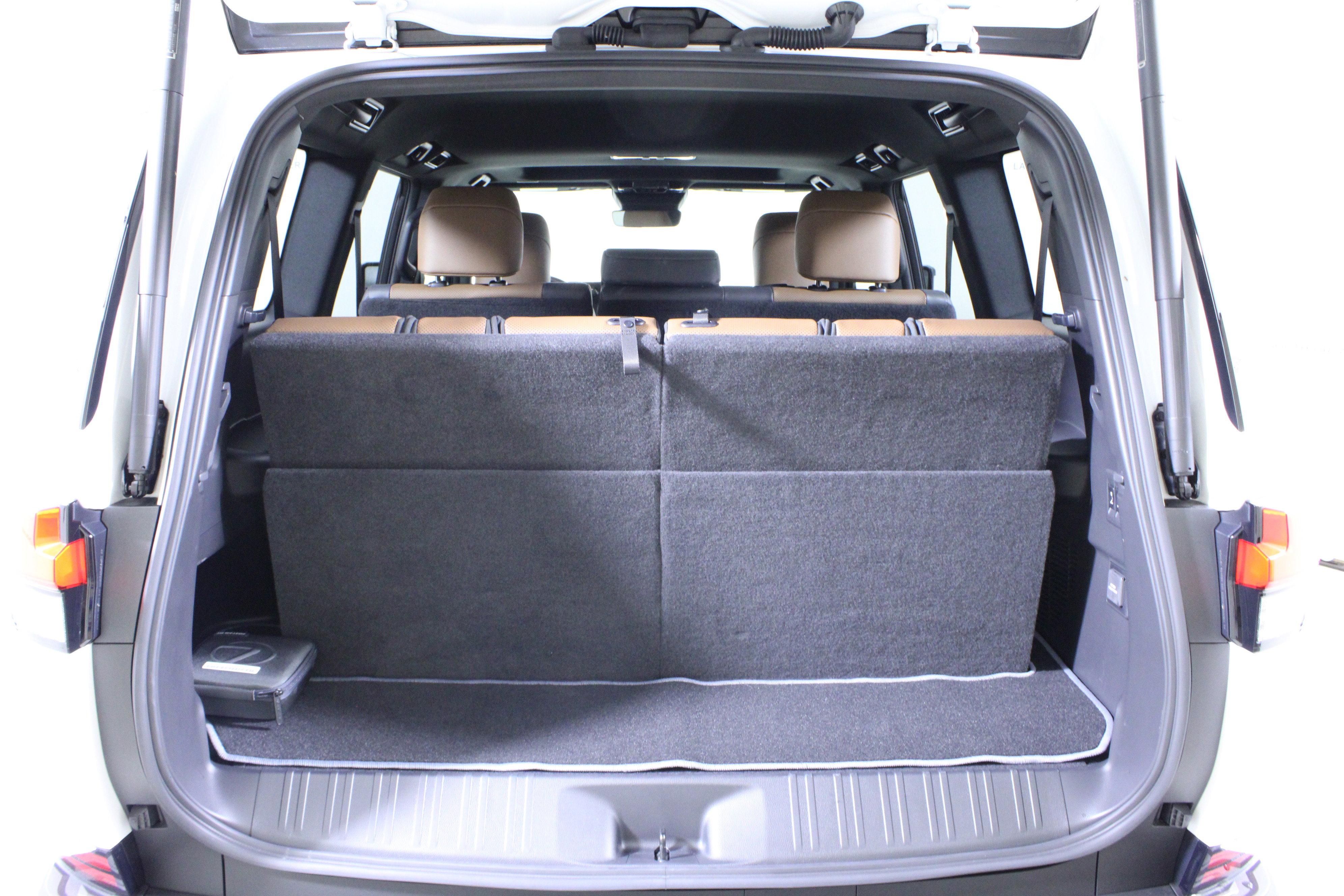 Used 2024 Lexus GX 550 w/ Accessory Package (Z1) AWD/4WD image 10