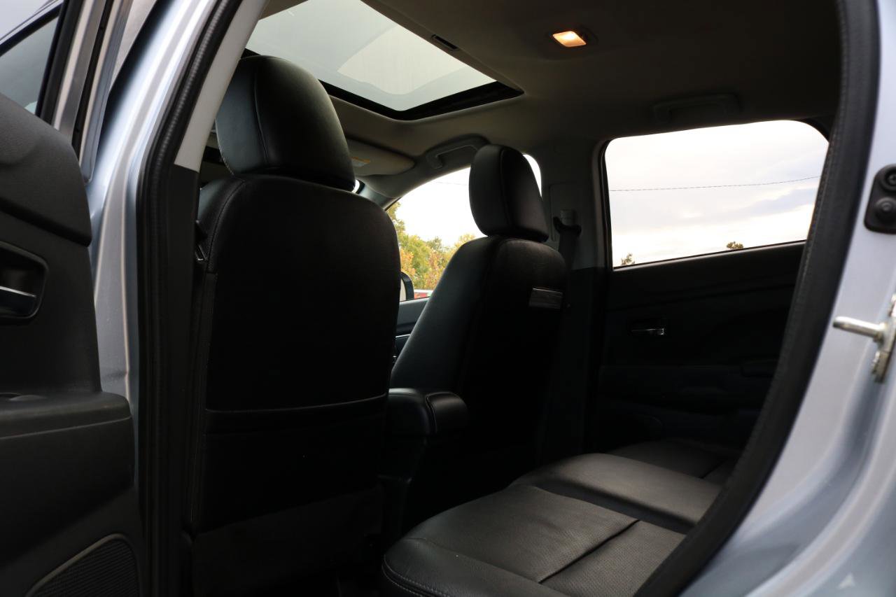 Used 2017 Mitsubishi Outlander Sport SEL AWD/4WD image 36