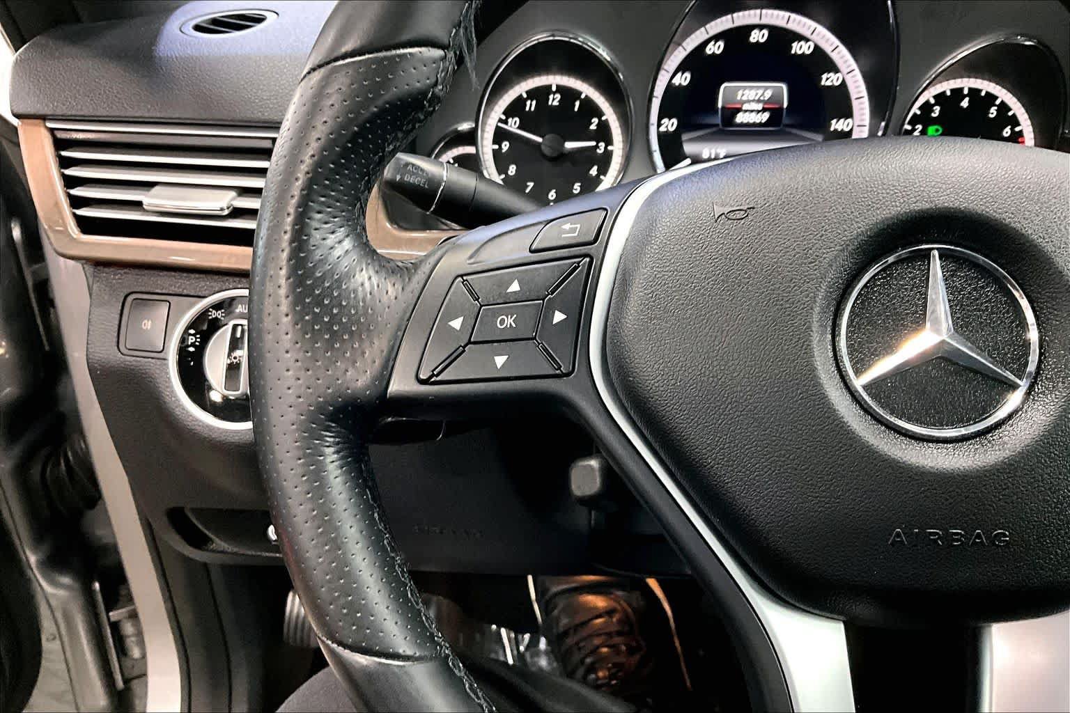 Used 2013 Mercedes-Benz E 350 4MATIC Sedan image 23
