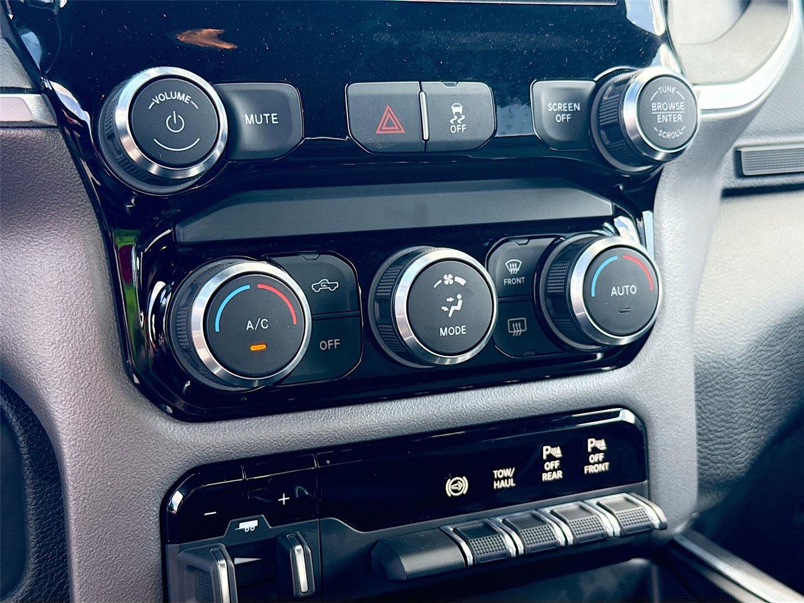 Used 2024 RAM 3500 Big Horn w/ Night Edition image 11