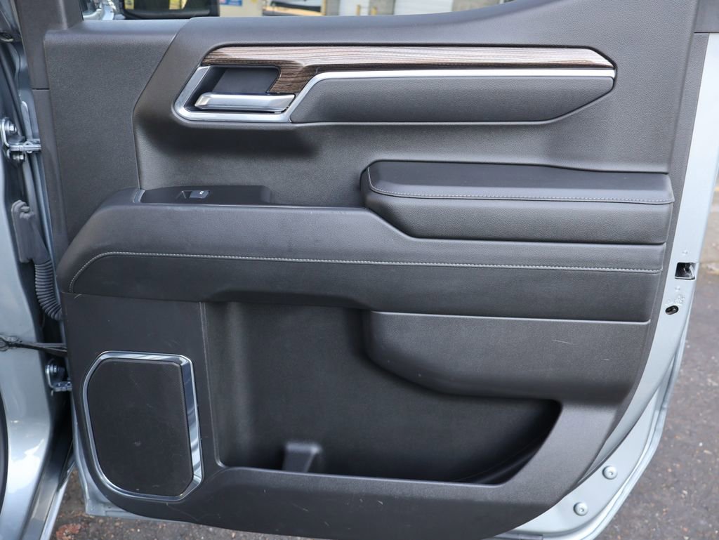 Used 2025 Chevrolet Silverado 1500 LT AWD/4WD image 29