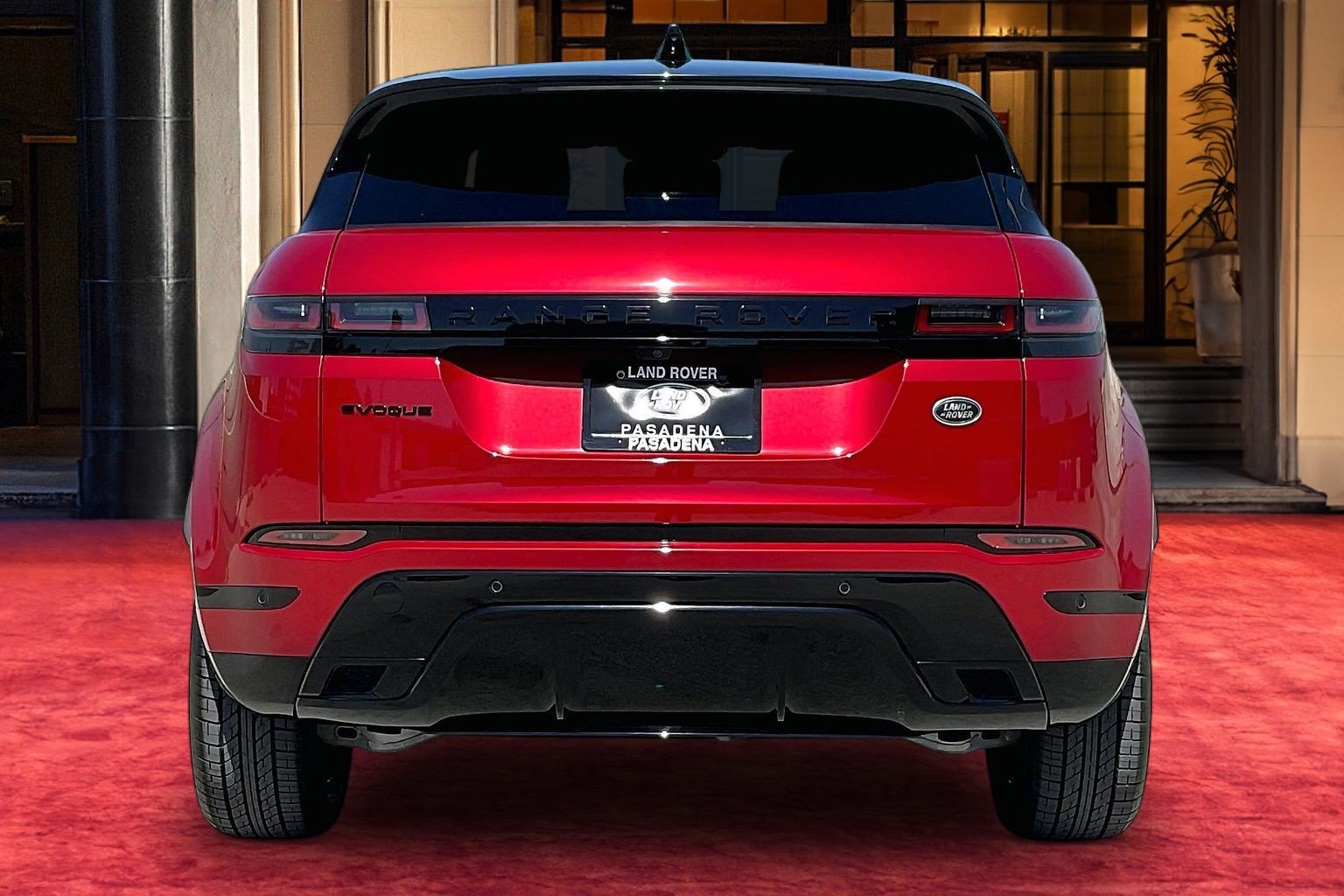 Used 2021 Land Rover Range Rover Evoque R-Dynamic SE AWD/4WD image 4