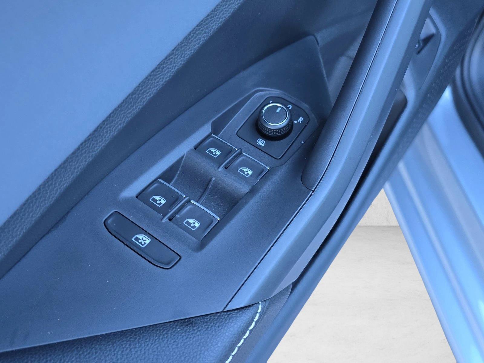New 2026 Volkswagen Jetta SE FWD image 5