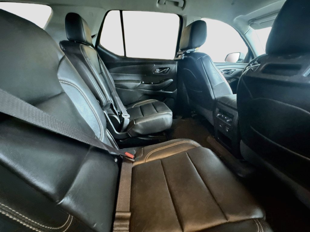 Used 2021 Chevrolet Traverse RS FWD image 29