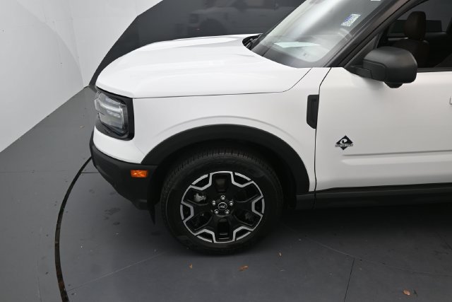 Used 2025 Ford Bronco Sport Outer Banks w/ Outer Banks Tech Package+ AWD/4WD image 9