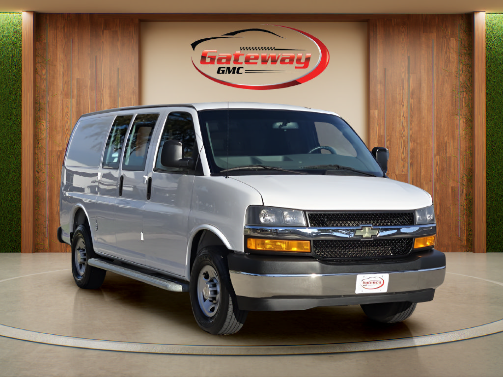 Used 2022 Chevrolet Express 2500 w/ Driver Convenience Package RWD image 3