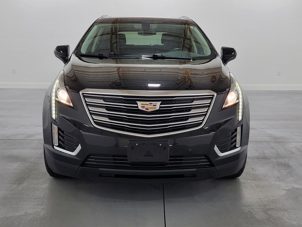 Used 2017 Cadillac XT5 Luxury AWD/4WD image 3