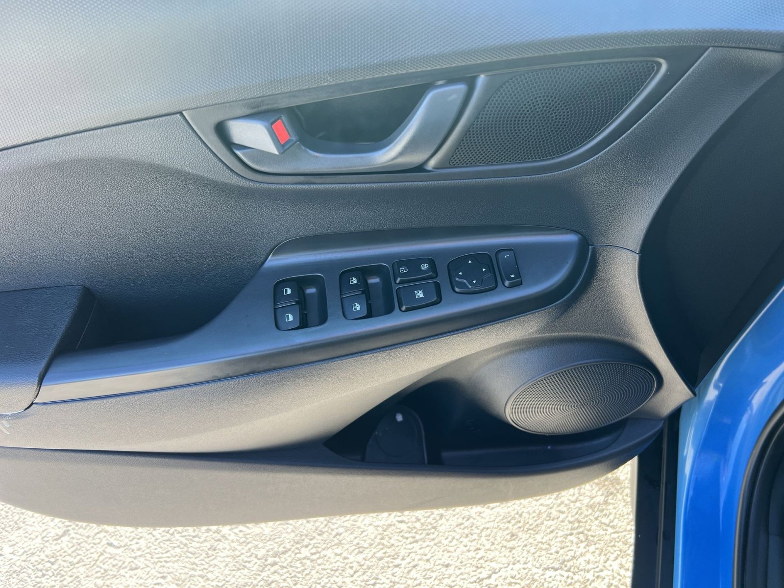 Used 2023 Hyundai Kona SEL image 15