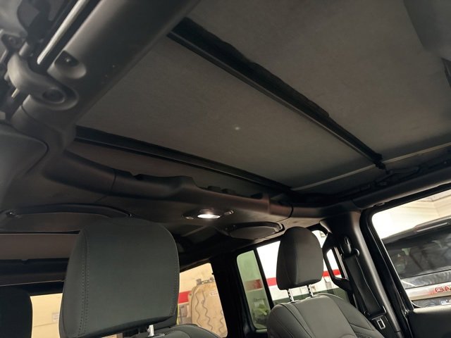 Used 2018 Jeep Wrangler Unlimited Sport S image 40