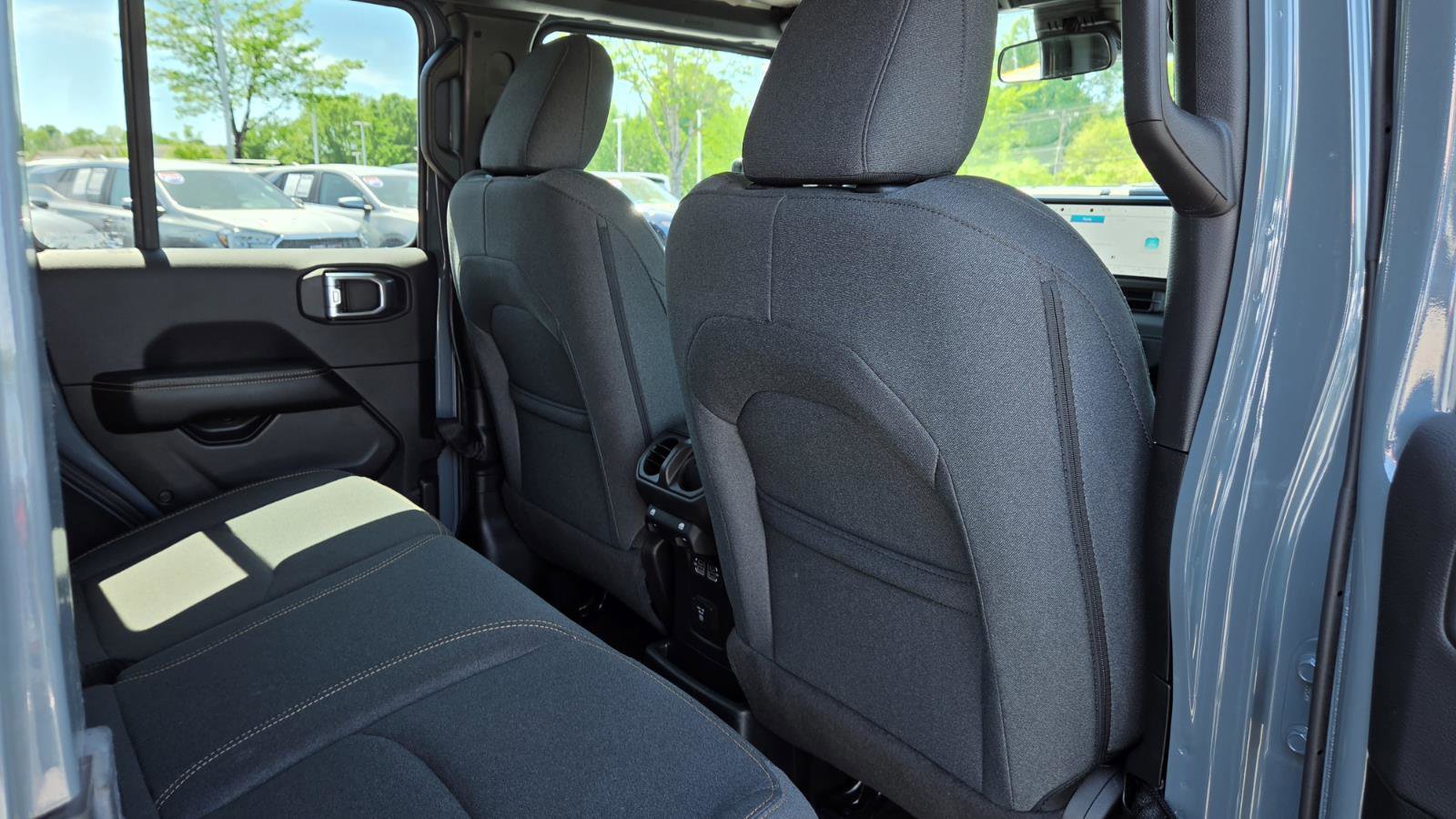 Used 2024 Jeep Wrangler Sahara image 54