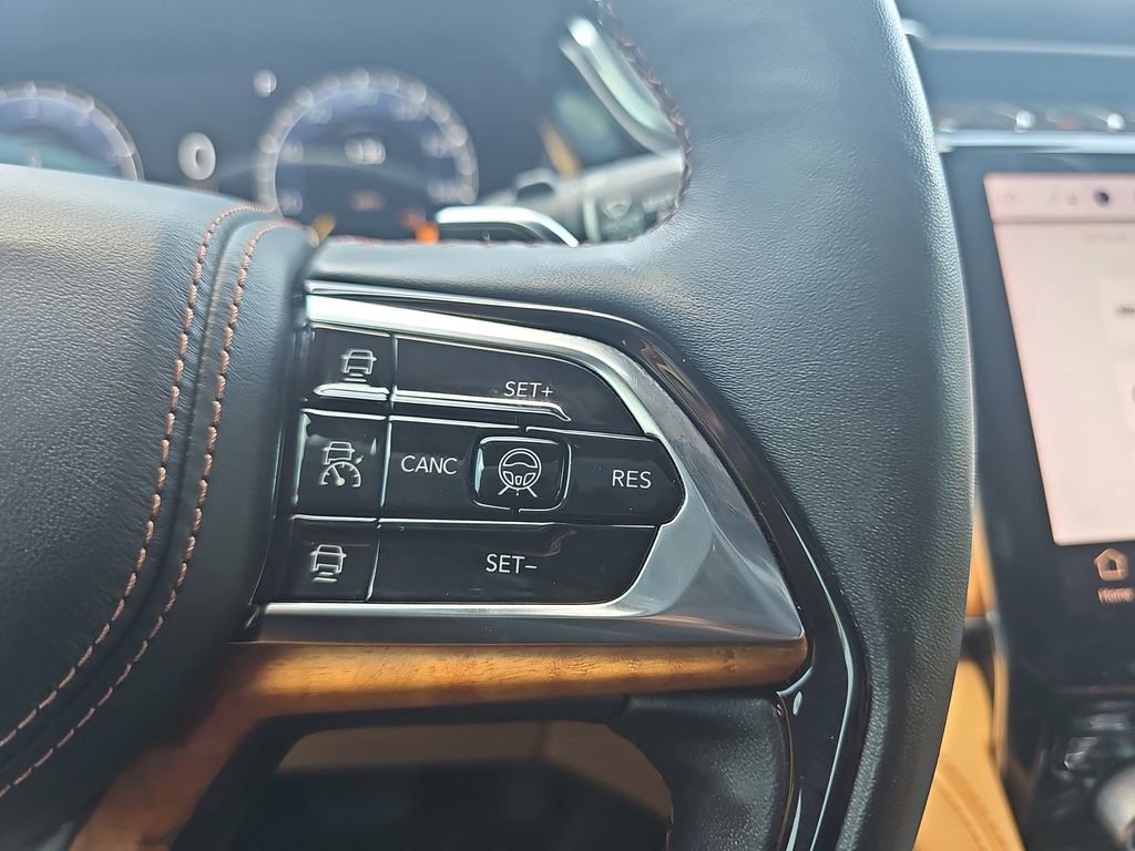 Used 2022 Jeep Grand Cherokee L Summit w/ Advanced Protech Group IV AWD/4WD image 23