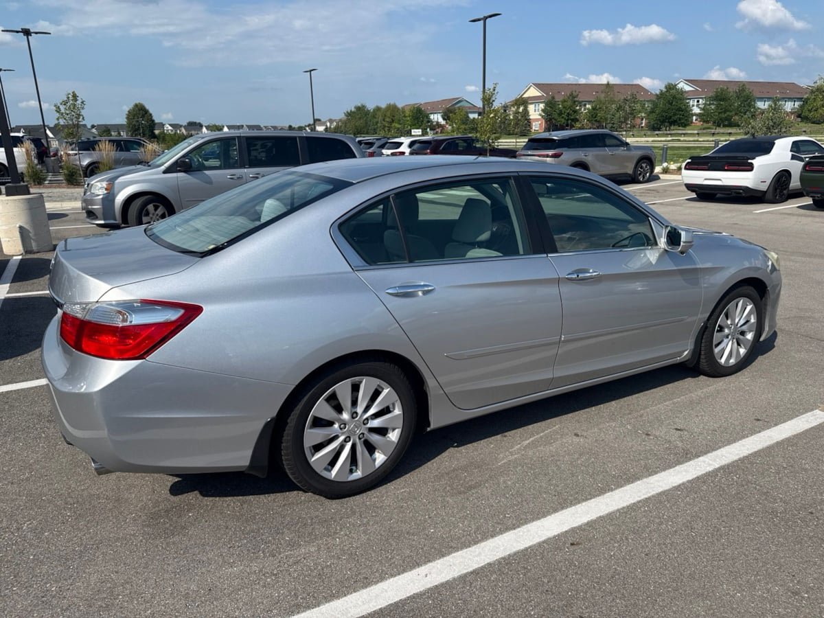 Used 2013 Honda Accord EX image 4