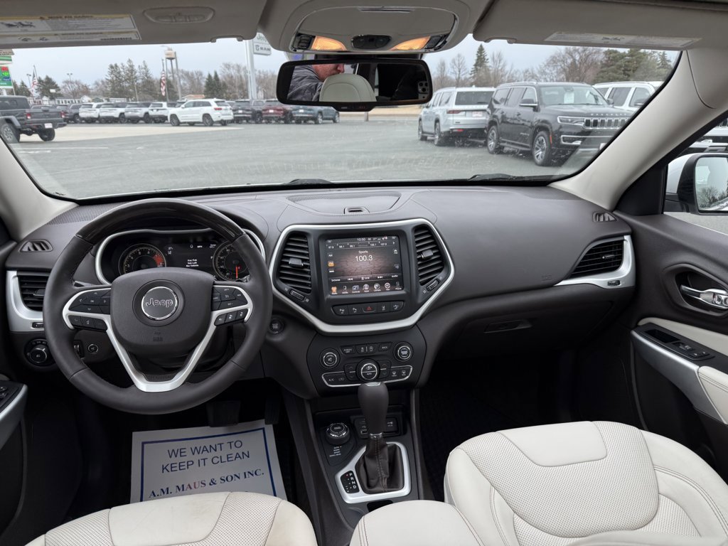 Used 2018 Jeep Cherokee Overland w/ Technology Group image 17