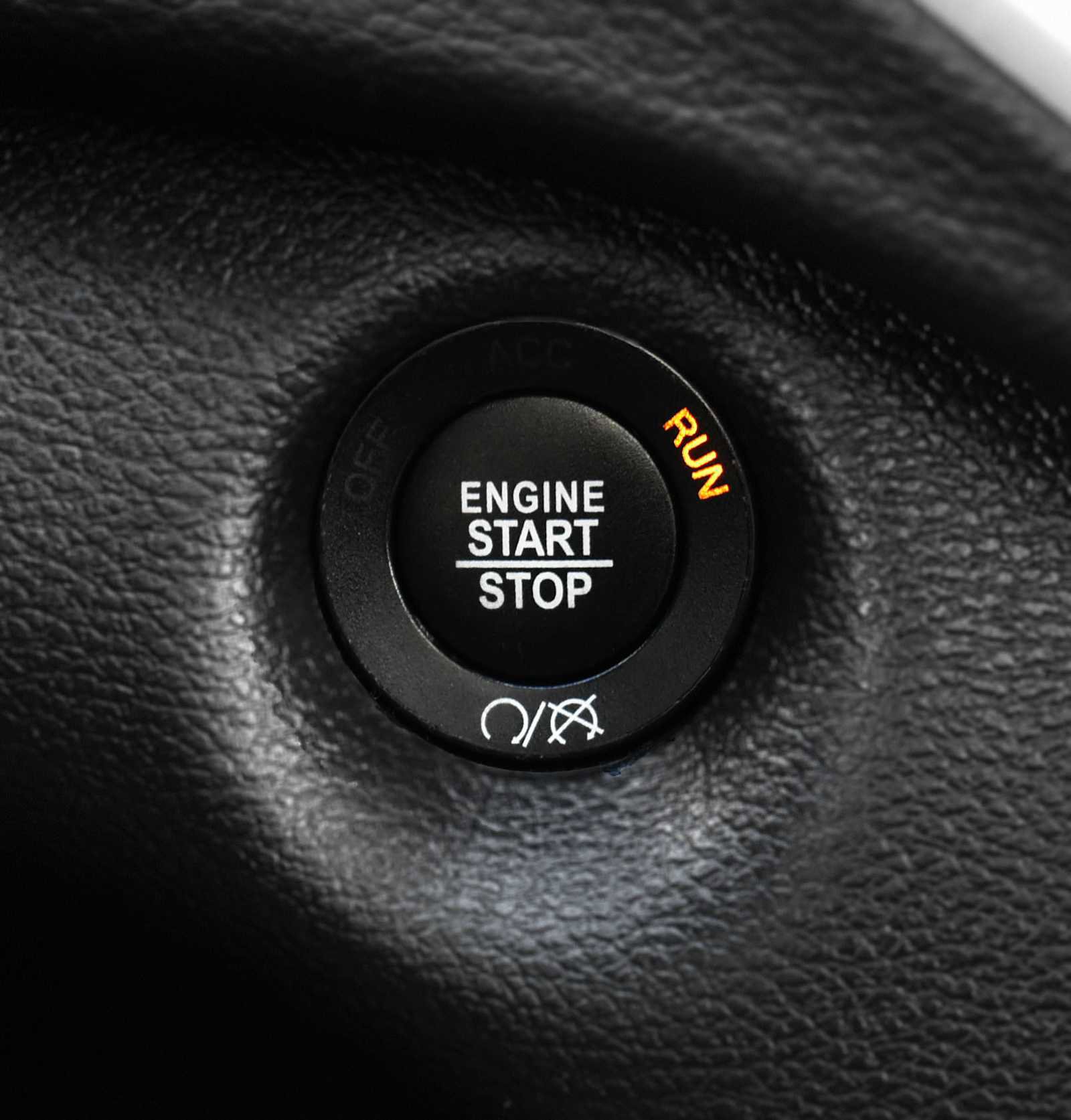 Used 2016 Jeep Cherokee Limited w/ Luxury Group image 14